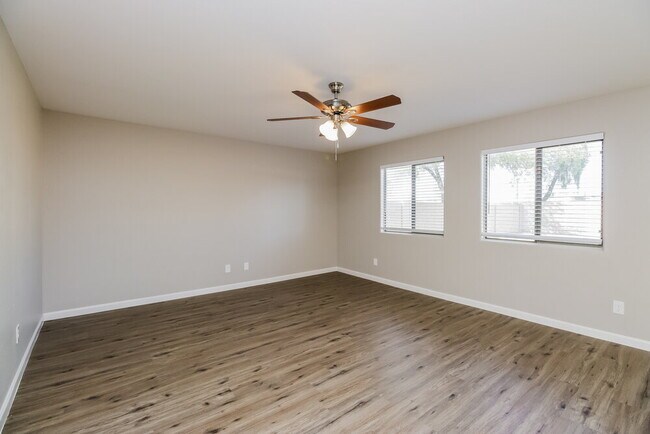 Building Photo - 1836 E Silversmith Trail