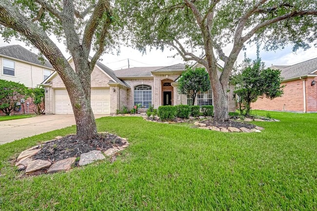 Building Photo - 1410 Greenway Village Dr