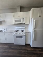 Building Photo - 65 Shepard St