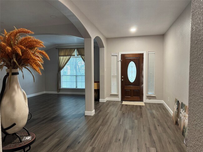 Foto del edificio - 9431 Water Edge Point Ln