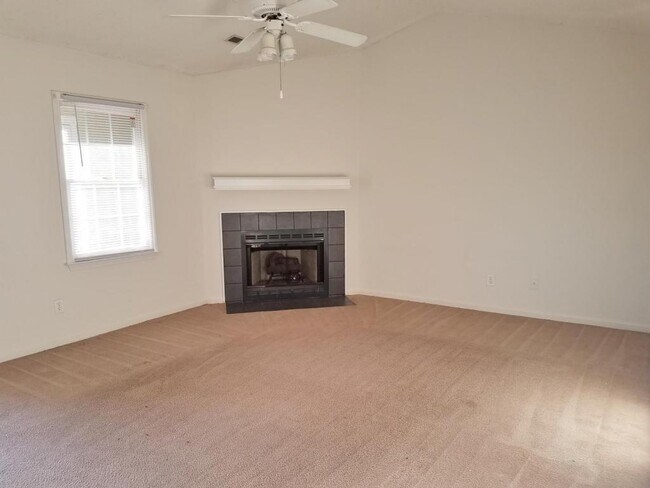 Building Photo - 1317 Westpointe Drive