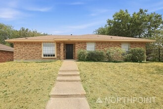 Building Photo - 1315 Drury Dr