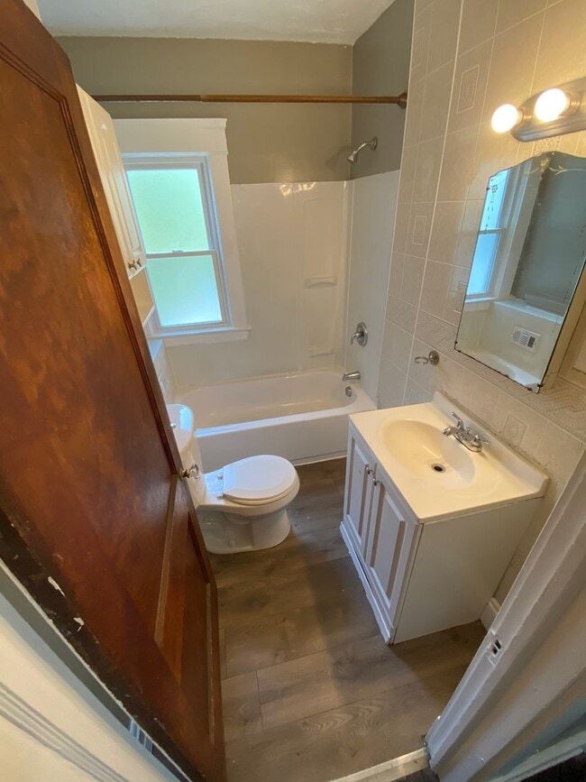 Building Photo - ***SAG- Whitethorn 3201-3203
