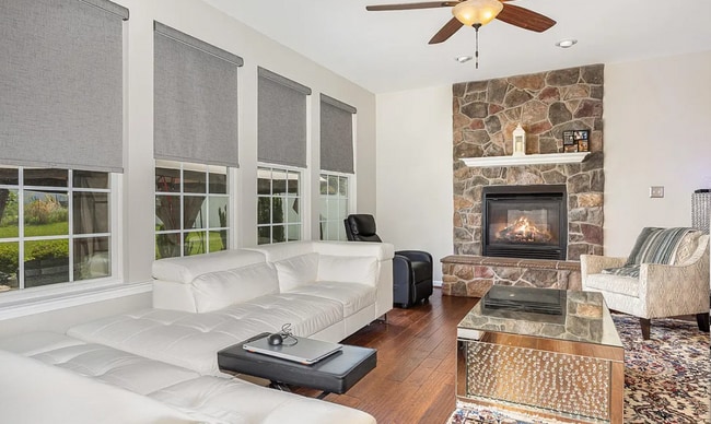 Foto del edificio - 3102 King Richards Ct S