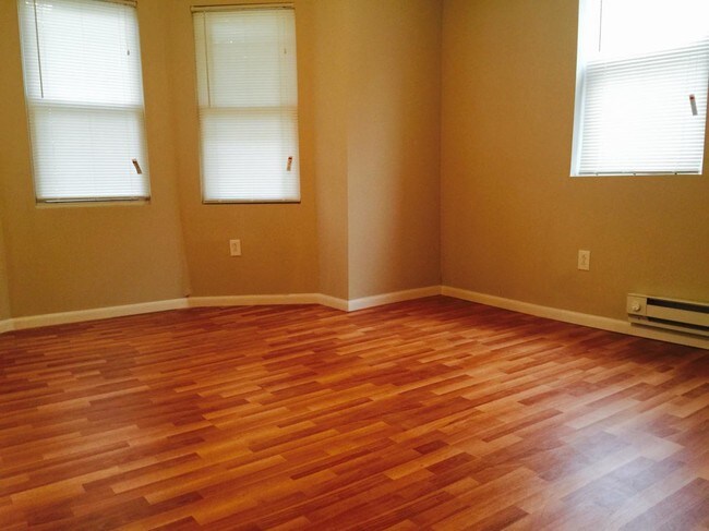 Building Photo - 3301 Glenbrook Pl