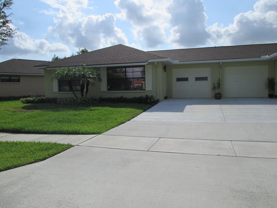 Primary Photo - 4205 Pear Tree Cir