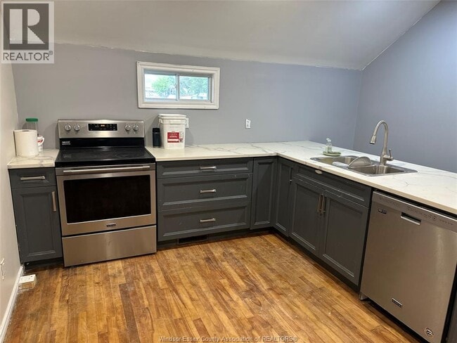 Building Photo - 342 Renaud Line Rd