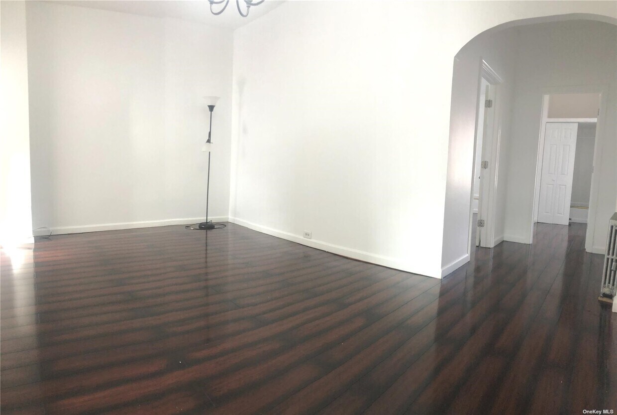 Primary Photo - 446 Knickerbocker Ave