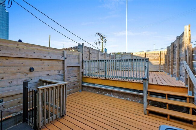 Foto del edificio - 454 N Green St