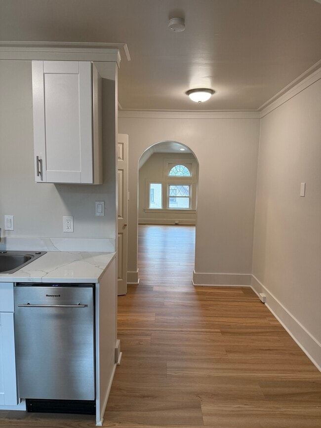 Kitchen - 3 - 3700 Brighton Rd