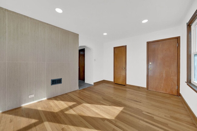 Foto del edificio - 5527 S Mason Ave