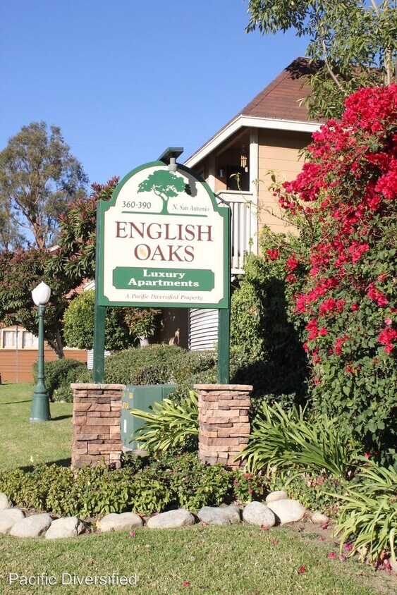 Primary Photo - 390-390 N San Antonio Ave