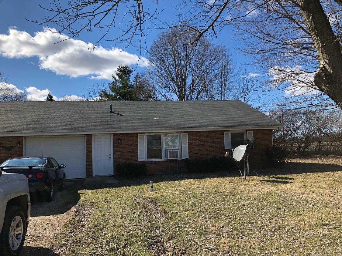 Primary Photo - 2103 S Nebo Rd