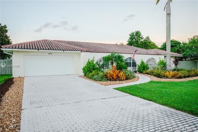 Building Photo - 8551 Gatehouse Rd