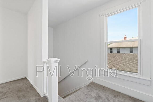 Foto del edificio - 723 Douglas Ave