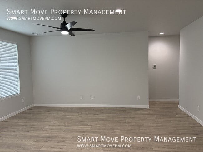 Building Photo - 611 W Snowy Owl St