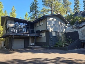 Building Photo - 686 Virginia Dr