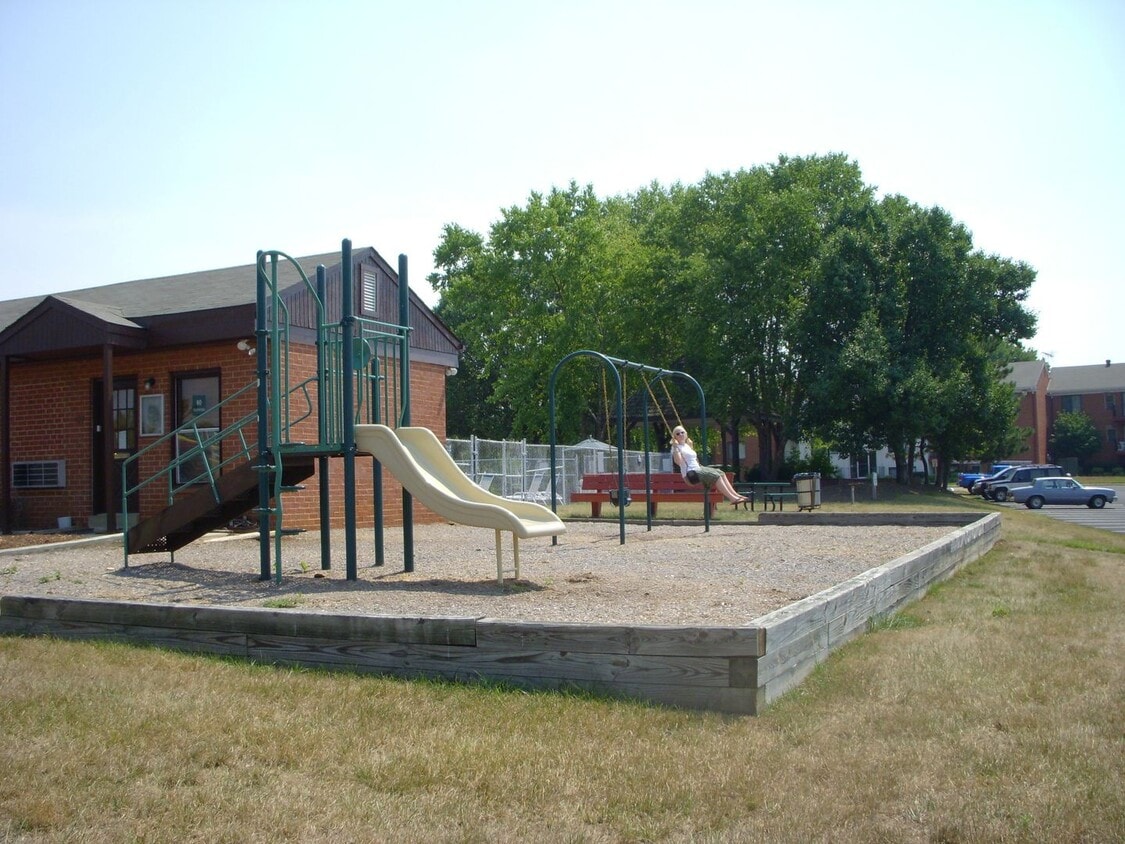Foto del edificio - 125 Clubhouse Dr SW
