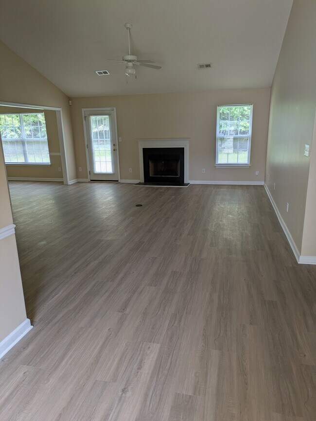 Foto del edificio - 6412 Rock Springs Rd