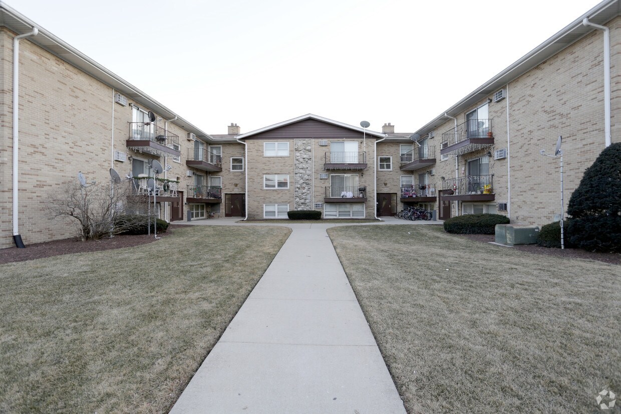 Building Photo - 500-530 N Mill Rd