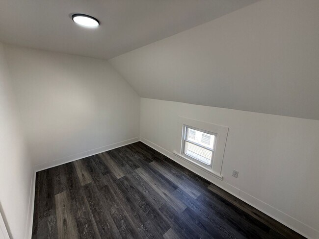 Building Photo - Duplex