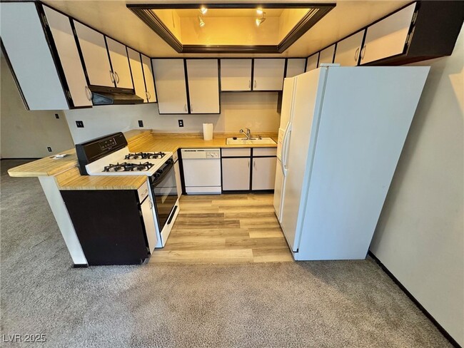 Foto del edificio - 1480 Tamareno Cir