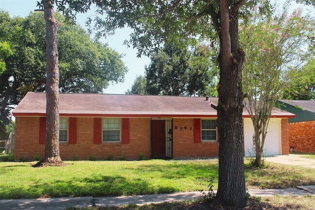 Building Photo - 5747 Greencraig Dr