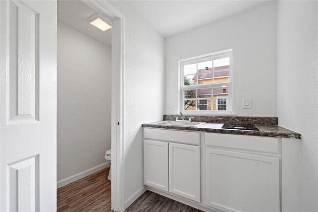 Foto del edificio - 3408.5 Wisconsin St