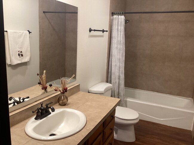 Foto del edificio - 813 Pine Ave