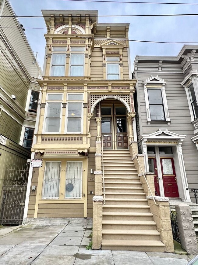 Building Photo - 963-967-967 Oak St