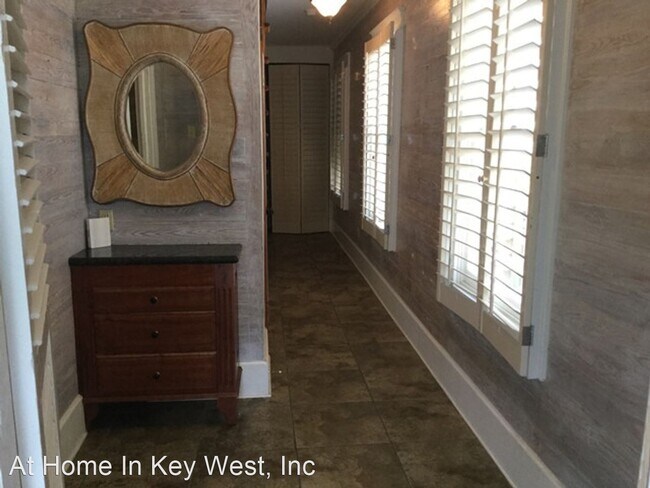 Building Photo - 3 br, 2.5 bath House - 714-10 Olivia Street
