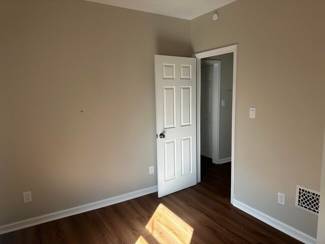 Foto del edificio - 3224 Gladstone St