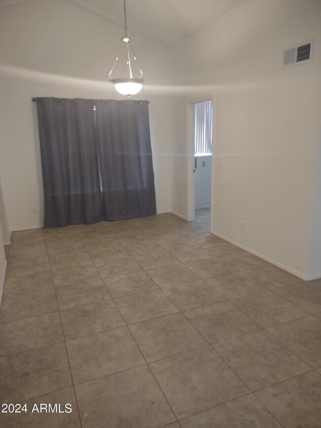Foto del edificio - 1453 E Todd Dr