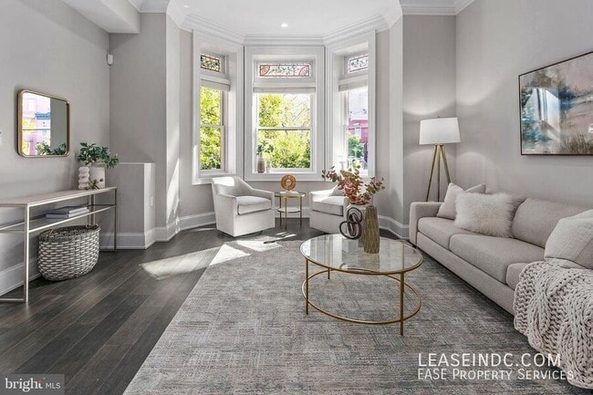 Building Photo - 1330 Vermont Ave NW