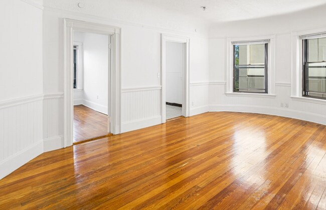 Foto del edificio - 1033 Massachusetts Ave