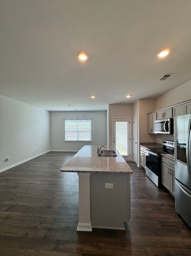 Building Photo - 120 Sunriff CT