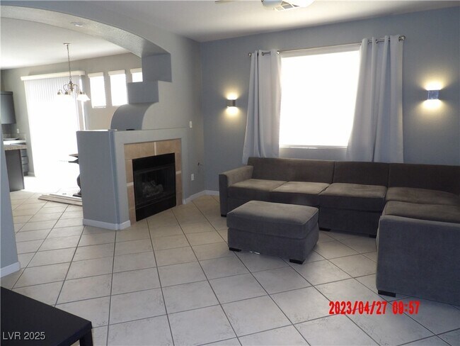 Foto del edificio - 10704 Moon Flower Arbor Pl