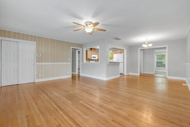 Foto del edificio - 2107 Croydon Dr