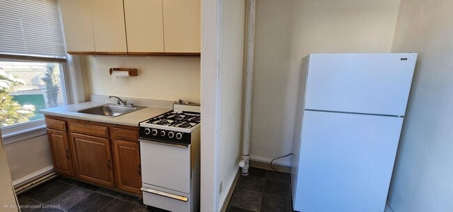 Building Photo - 33 S York Rd