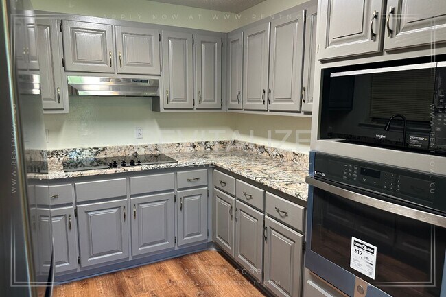 Foto del edificio - $850 Deposit Special! 4 Bd /2 Ba with NEW ...