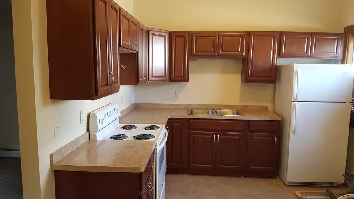 COCINA - 55 E Courtney St