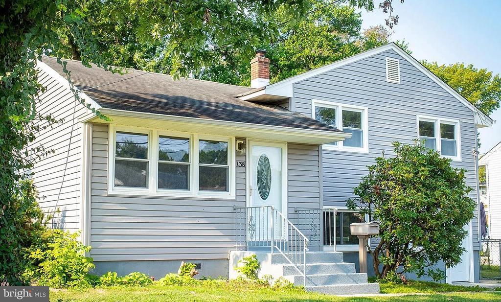 Primary Photo - 138 Edwards Dr