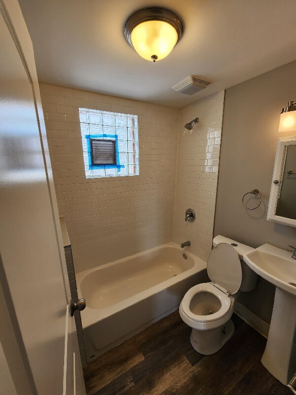 Foto del edificio - 1800 W 63rd St