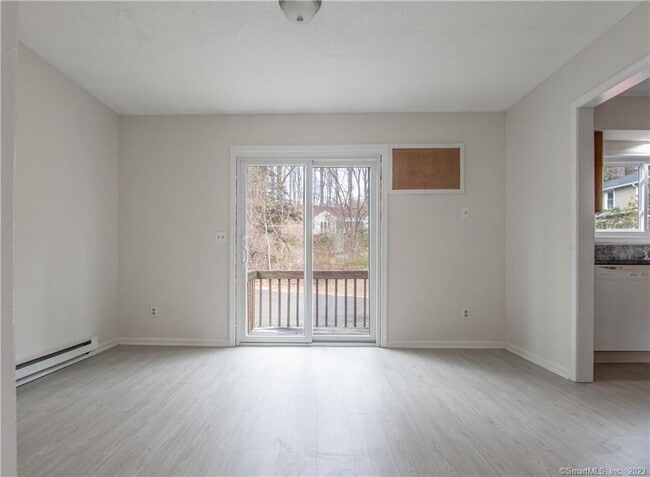Building Photo - 22 Maple Ave
