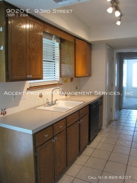 Foto del edificio - 3 Bedroom 91st & Memorial!!!