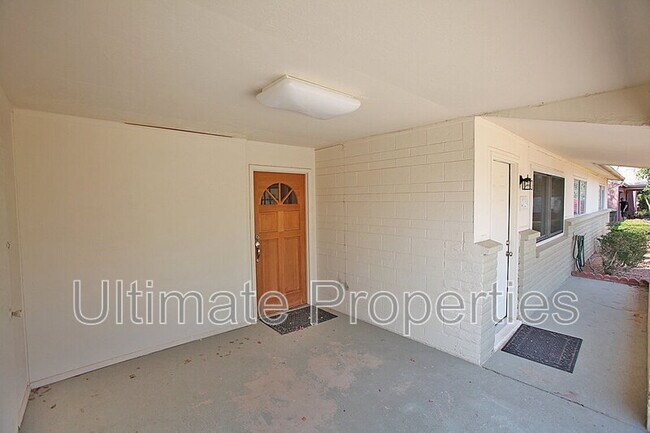 Foto del edificio - 4129 E Bluefield Ave
