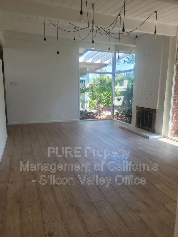 Building Photo - 340 Ely Pl