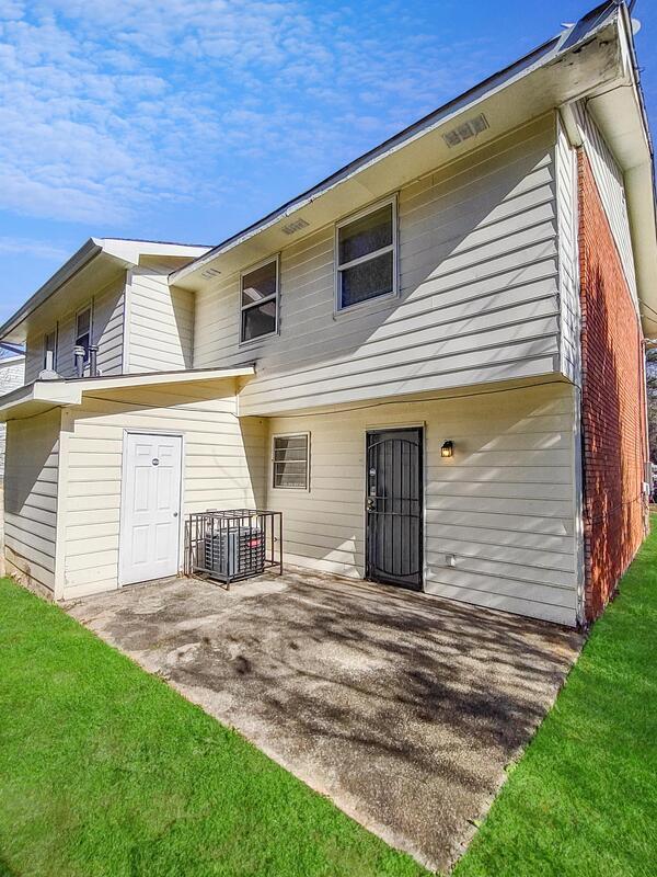 Building Photo - 235 Toby Springs Ln