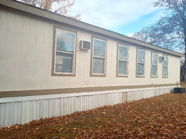 Building Photo - 777 E Yerby St