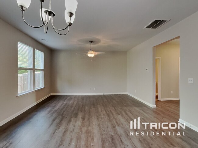 Building Photo - 136 Yadkin St